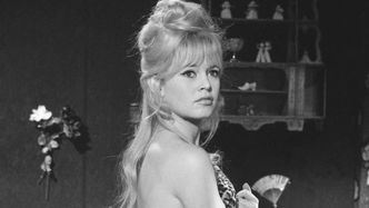 Brigitte Bardot nie chciała być matką. Dwa razy usuwała ciążę. "Wolałabym urodzić szczenię niż małego człowieka"