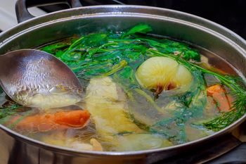 Podbija smak niedzielnego rosołu lepiej niż maggi i lubczyk. Wystarczy wrzucić 2 do gara