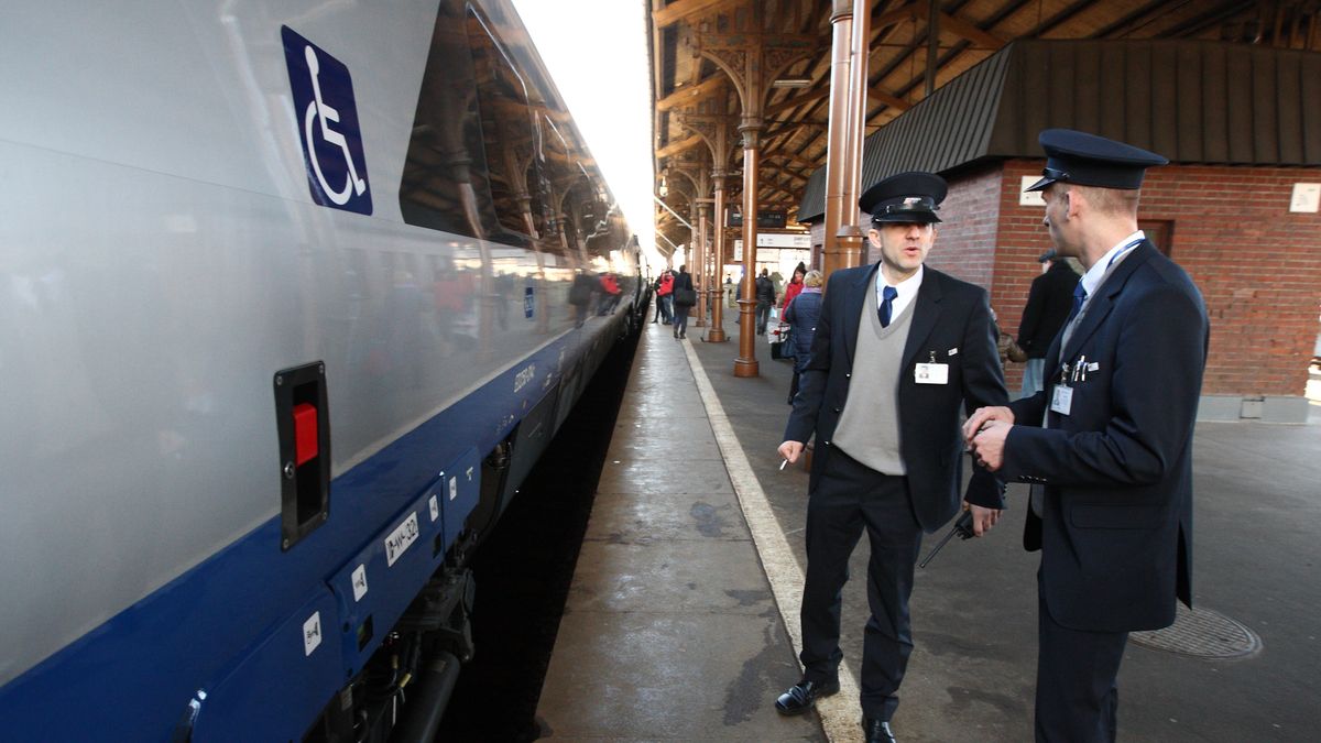 PKP Intercity szuka pracowników. Jakie wymagania trzeba spełnić?