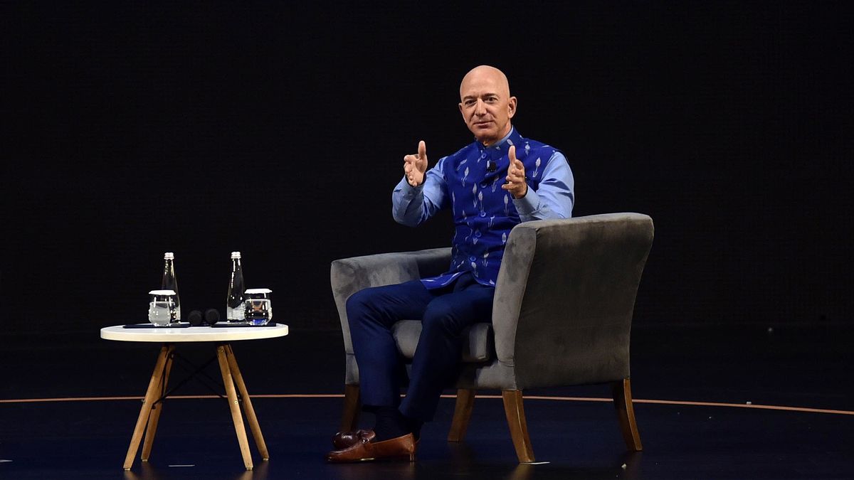Jeff Bezos odchodzi z funkcji prezesa w Amazonie.