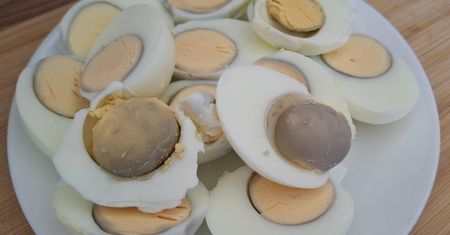 Większość nie wie, co oznacza sina obwódka wokół żółtka. Wyjaśnijmy raz na zawsze