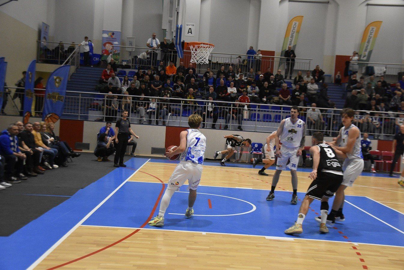 Górnik KALTECH Wałbrzych rozegrał pierwszy domowy mecz w tym sezonie. Pokonał drużynę z Legnicy