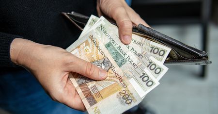 Nauczyciele na wcześniejszych emeryturach. ZUS pokazał, ile dostają