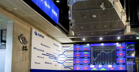 Polacy mają za dużo pieniędzy w bankach, za mało na giełdzie. Czas to zmienić [OPINIA]