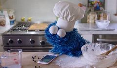 Ciasteczkowy Potwór z Siri reklamuje iPhone 6s (wideo)