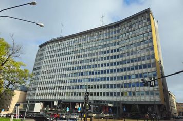 Koniec z chłodem zimą i sauną latem. Szary wieżowiec przy Lubomelskiej przejdzie remont za ponad 71 milionów złotych