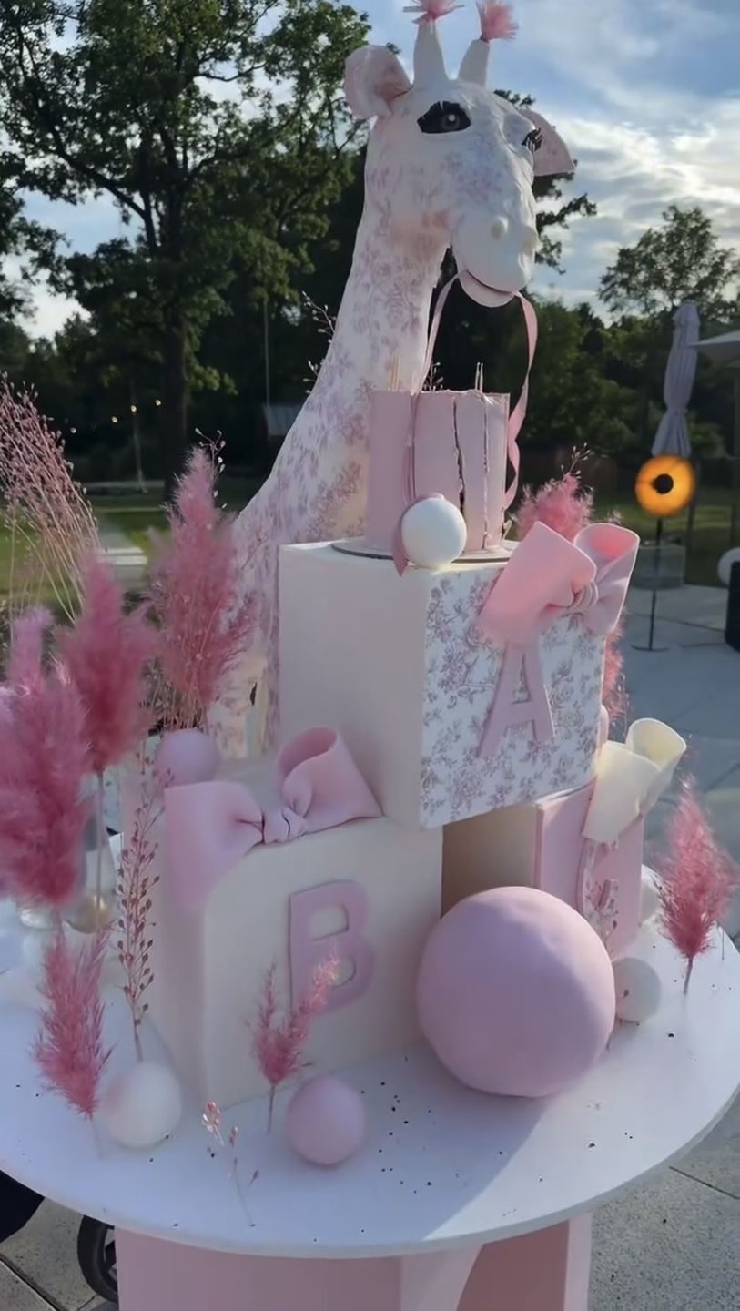 "Różowe" baby shower Oli Tomali