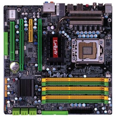 Małe monstrum dla Core i7 od DFI 2