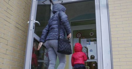 Rodzice chcieli odebrać dziecko ze żłobka. Nauczycielka wezwała policję
