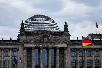 Planowali atak na Bundestag? Niemiecka policja zatrzymała trzy osoby