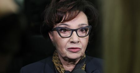 Prokuratura bada sprawę pobytu męża Elżbiety Witek na intensywnej terapii
