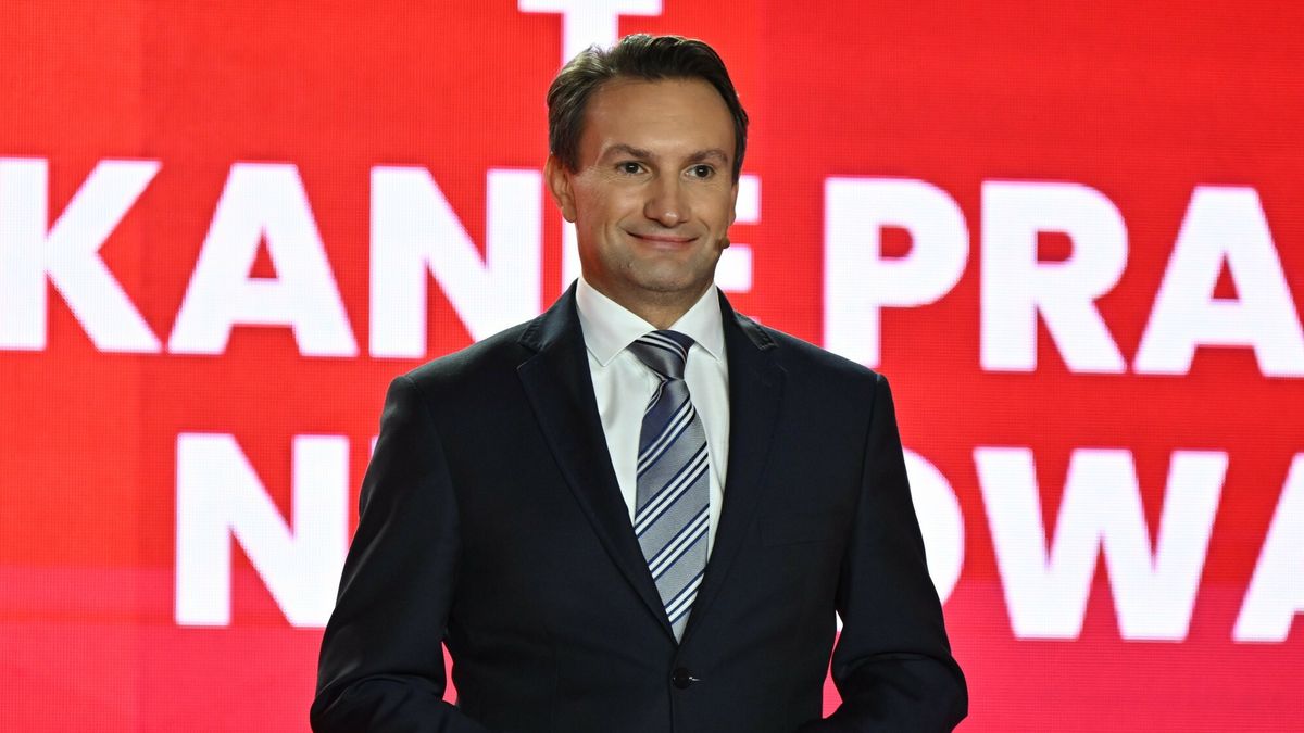 Konwencja Lewicy w KrakowieFot. Artur Barbarowski/East News, Krakow, 07.09.2024. Konwencja Lewicy w Krakowie "Mieszkanie Prawem Nie Towarem ", poswieconej tematyce mieszkalnictwa, bezpieczenstwa spolecznego i samorzadu. Jednoczesnie  inauguracja nowego sezonu politycznego Lewicy. N/z: Tomasz LewandowskiArtur Barbarowski