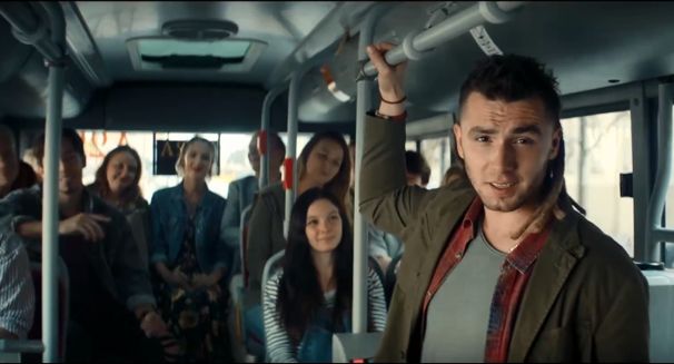 Kamil Bednarek promuje Lotto. „Graj w Zakłady Specjalne i wspieraj program stypendialny dla stu najzdolniejszych studentów!”