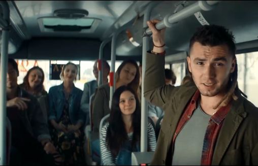 Kamil Bednarek promuje Lotto. „Graj w Zakłady Specjalne i wspieraj program stypendialny dla stu najzdolniejszych studentów!”