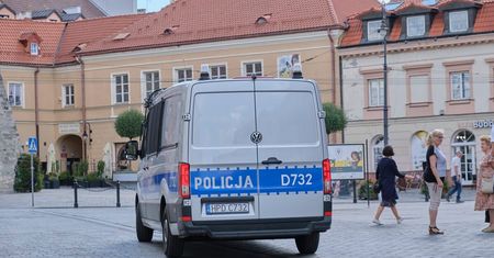 15-latek napadł na kiosk przy targowisku. Kilka dni wcześniej uciekł z ośrodka opiekuńczego