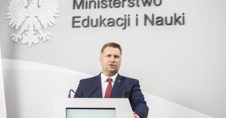 Czarnek grzmi: wara od naszych dzieci. "Będziemy uczyć cnót"