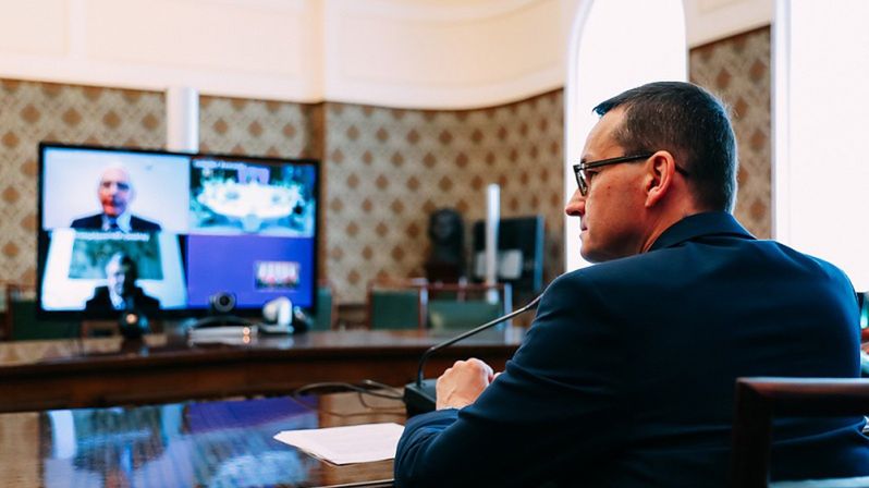 Rząd chce wykonać badania społeczne za 2,4 mln zł.