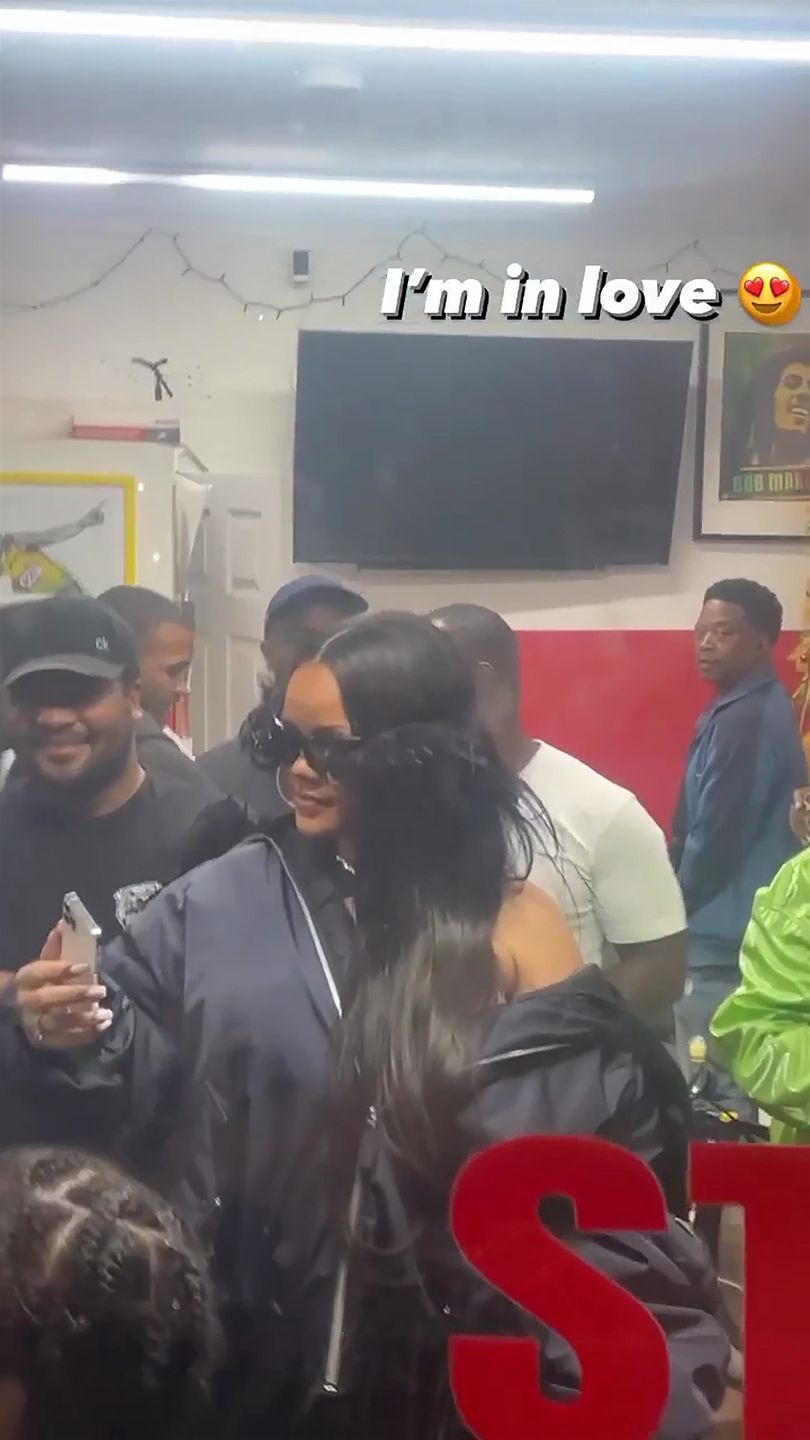 Rihanna przyłapana pierwszy raz po porodzie
