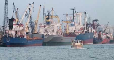 Liban. Syryjski statek przywiózł zrabowane przez Rosję ukraińskie zboże