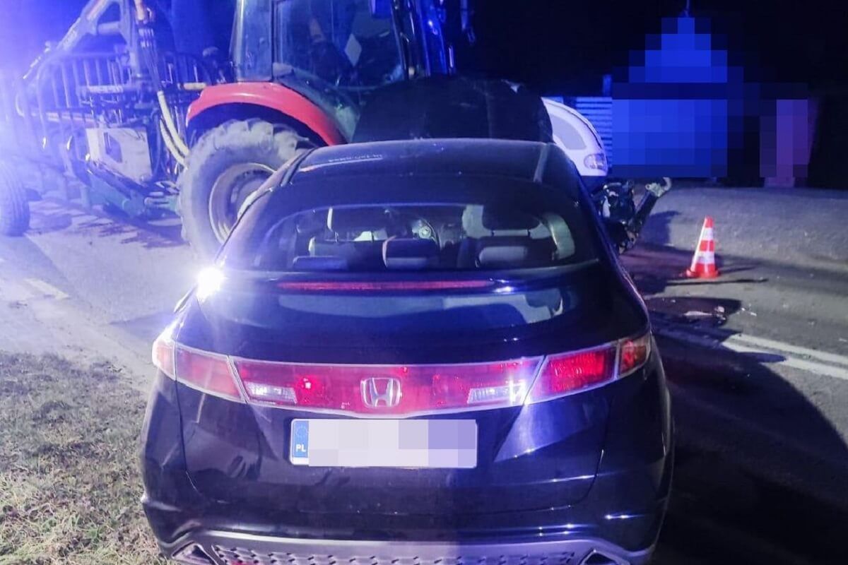 Pijany kierowca Hondy wjechał w ciągnik rolniczy