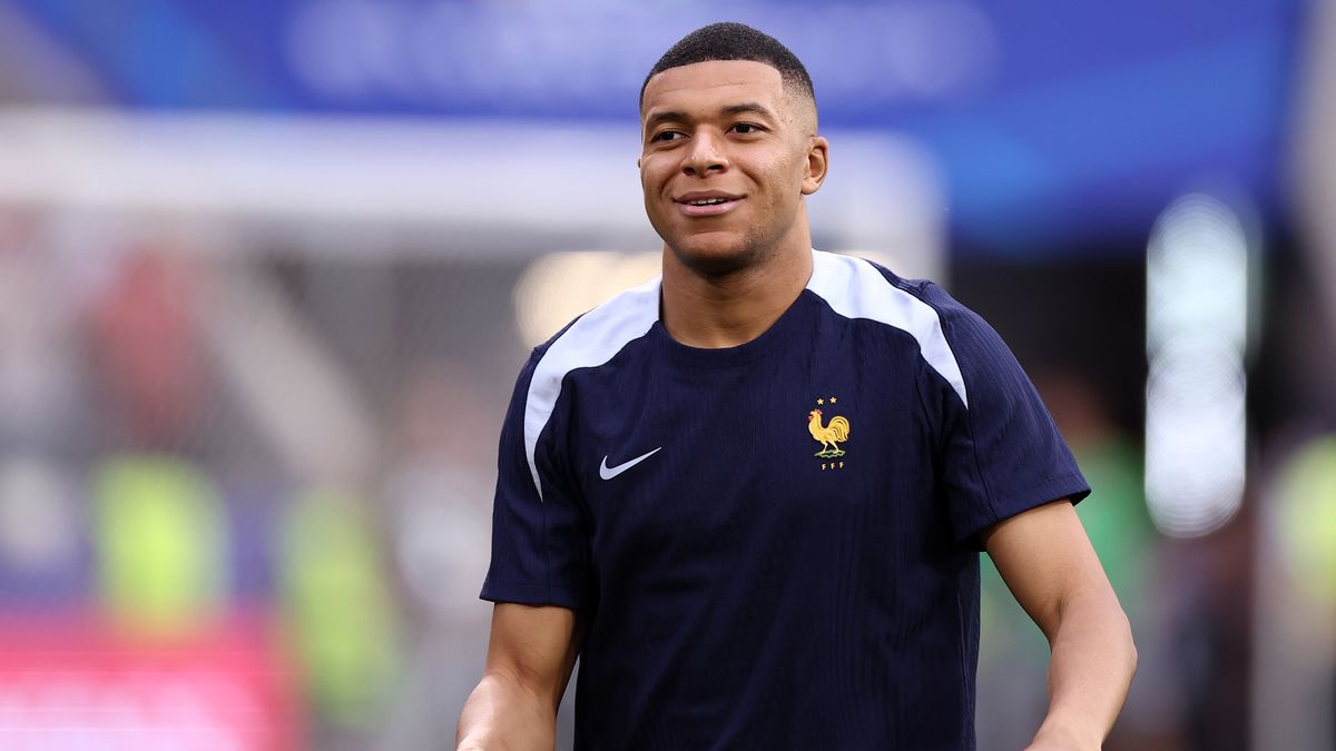 MUNICH, GERMANY - JULY 9: Kylian Mbappe of France warm up prior to the UEFA EURO 2024 semi-final match between Spain and France at Munich Football Arena on July 9, 2024 in Munich, Germany. (Photo by sportinfoto/DeFodi Images/DeFodi via Getty Images)