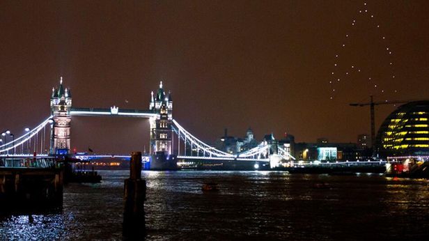 Wideo dnia: gigantyczne logo Gwiezdnej Floty nad Londynem 1