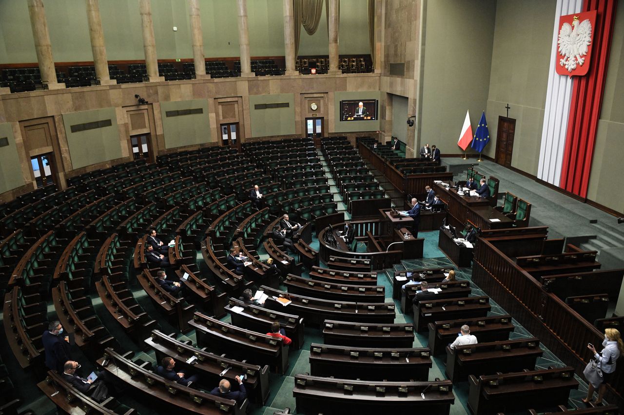 Tarcza antykryzysowa 3.0 nie podniesie zasiłku dla bezrobotnych. Posłowie odrzucili pomysł