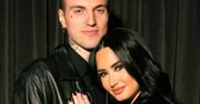 Demi Lovato pokazała zdjęcia ze swojego ślubu. Piosenkarka przebierała się TRZY RAZY, a za DJ-ką stała Paris Hilton