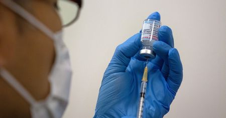Koronawirus. Szczepienia na COVID-19 w aptekach przed wakacjami?
