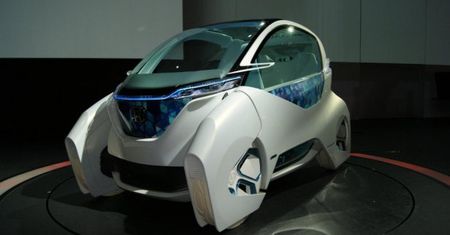 Honda Micro Commuter Concept - mobilna stacja dokująca