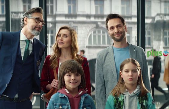 Szymon Majewski reklamuje „tera 1000 GB” w Plusie (wideo)