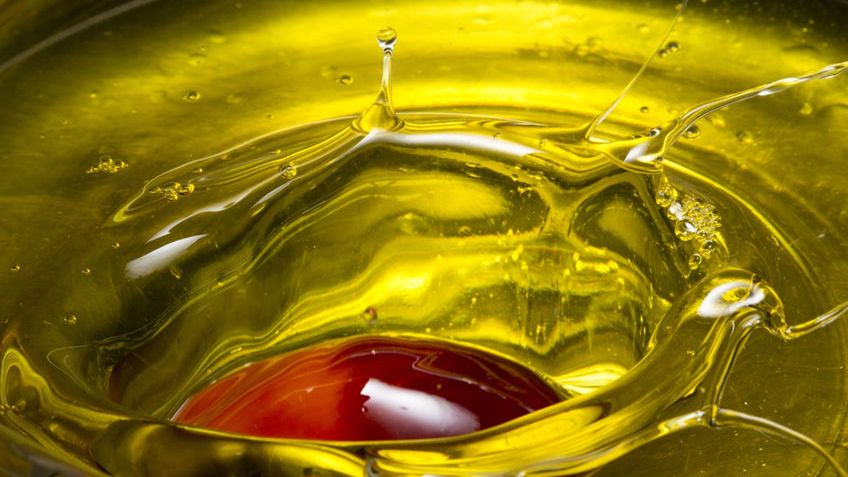 Olej palmowy znajdziemy m.in. w pizzy, batonikach, ciastkach, chipsach, margarynie, frytkach