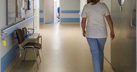 Pielęgniarka przeszła COVID-19. Teraz mówi o powikłaniach