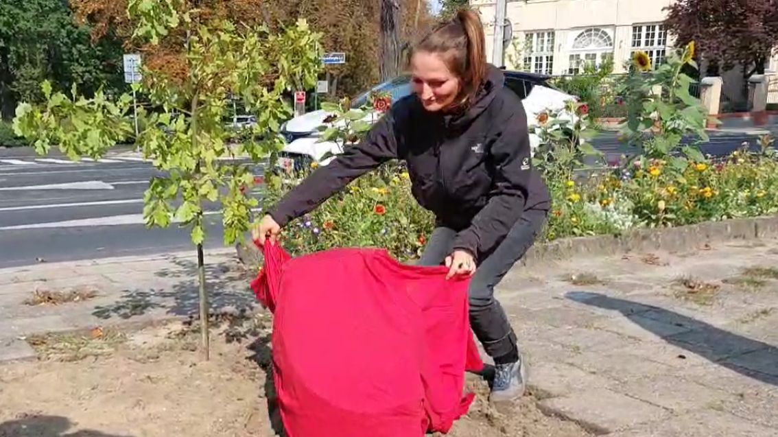 Anarchiści z Poznania odsłonili nietypowy pomnik
