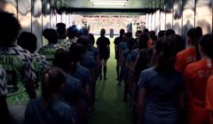 Nike i dziewczęca eskorta przed mundialem kobiet we Francji