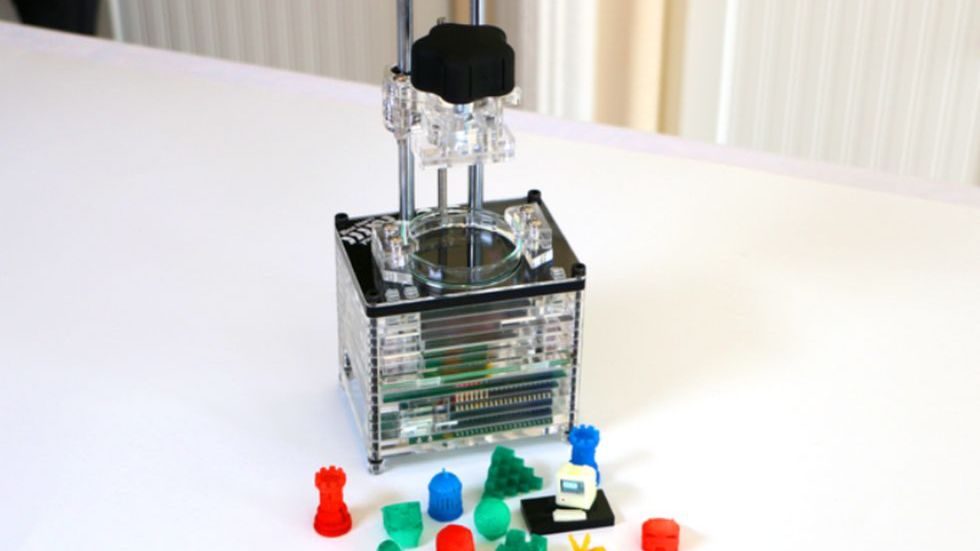 Tak wygląda przełom w druku 3D: najmniejsza na świecie drukarka iBox Nano 3D 1