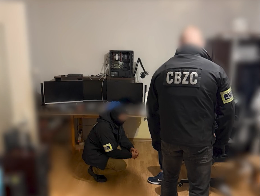 Fałszywe dokumenty na wzór mObywatela. Wśród zatrzymanych nastolatkowie