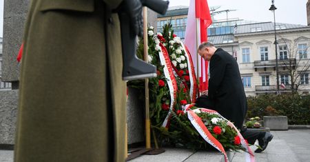 Duda wręczył odznaczenia państwowe. Otrzymali je m.in. bracia Golec