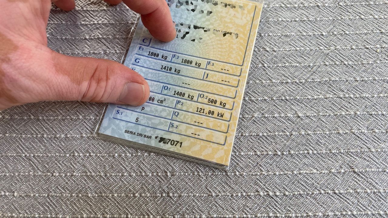Kupując samochód, lepiej o tym nie zapomnij. Kara może być dotkliwa