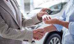 OTOMOTO Insights: rynek motoryzacyjny w czerwcu - hybrydy w górę, tanie auta w odwrocie, motocykle na rekordowym poziomie