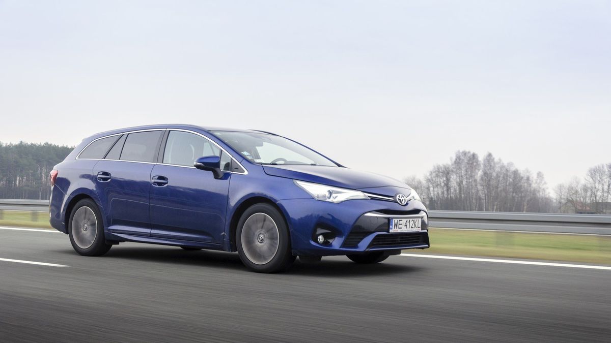 Toyota Avensis po liftingu miała tylko diesle od BMW