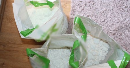Warszawa. Produkował w domu amfetaminę. Na rynek miało trafić 15 kg narkotyków