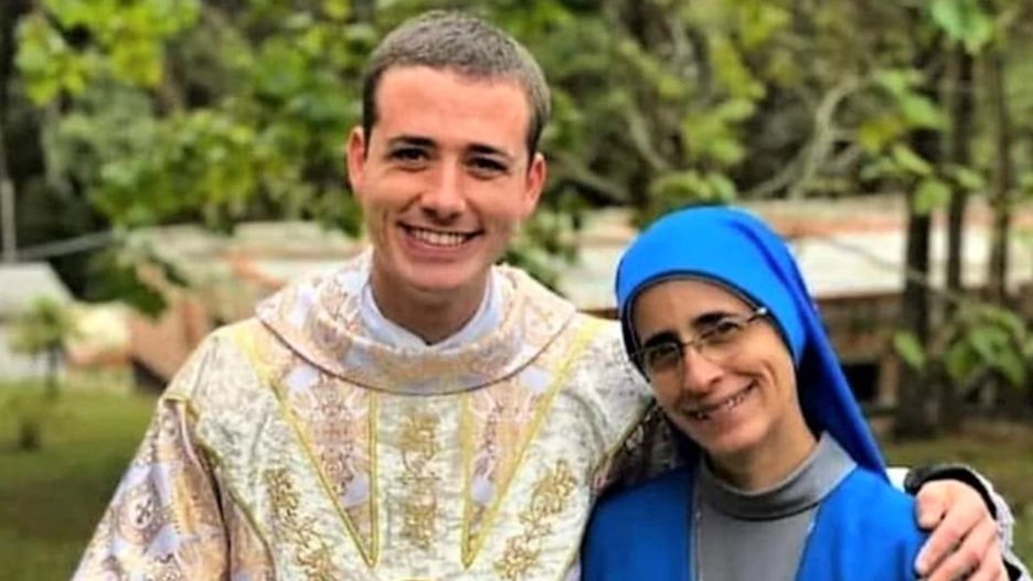 Nie popełniła grzechu. Jest zakonnicą, a jej syn księdzem