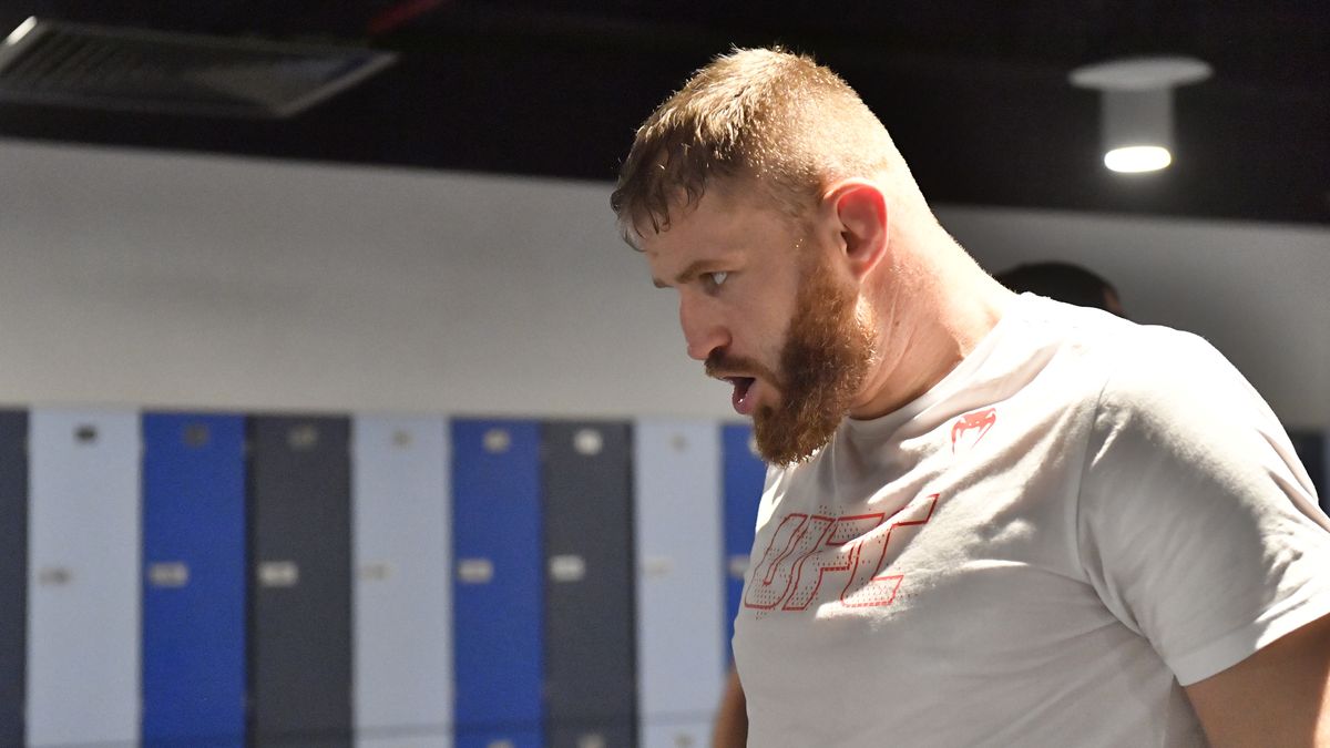 ABU DHABI, UNITED ARAB EMIRATES - OCTOBER 30: Jan Blachowicz of Poland warms up prior to his fight during the UFC 267 event at Etihad Arena on October 30, 2021 in Yas Island, Abu Dhabi, United Arab Emirates. (Photo by Mike Roach/Zuffa LLC)