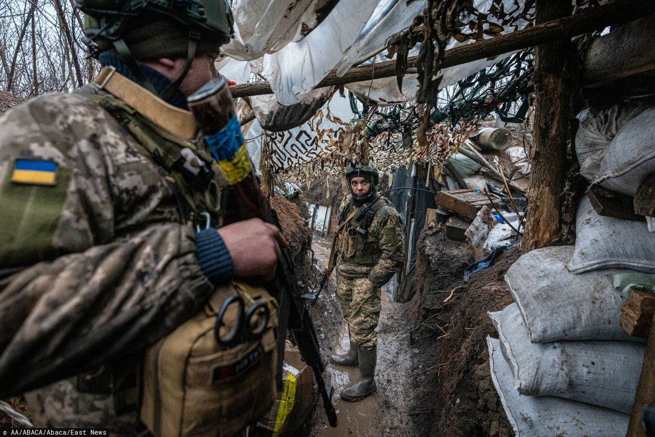 The Russians are pushing, but Ukraine is defending itself.