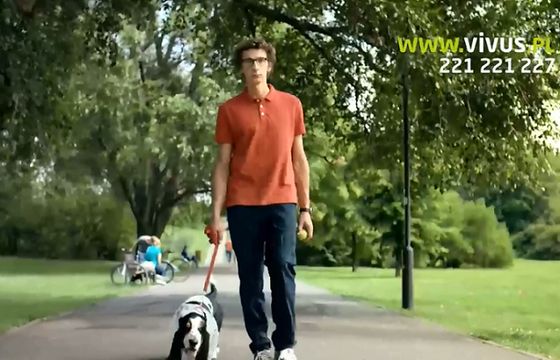 „Żyj po swojemu” zamiast greckiego boga w reklamach Vivus.pl (wideo)