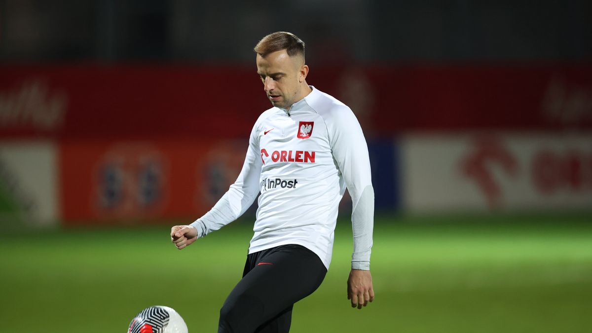 Warszawa, 13.11.2023. Piłkarz reprezentacji Polski Kamil Grosicki podczas treningu kadry w Warszawie, 13 bm. przed meczami el. ME 2024 z Czechami i towarzyskim z Łotwą. (mk) PAP/Leszek Szymański