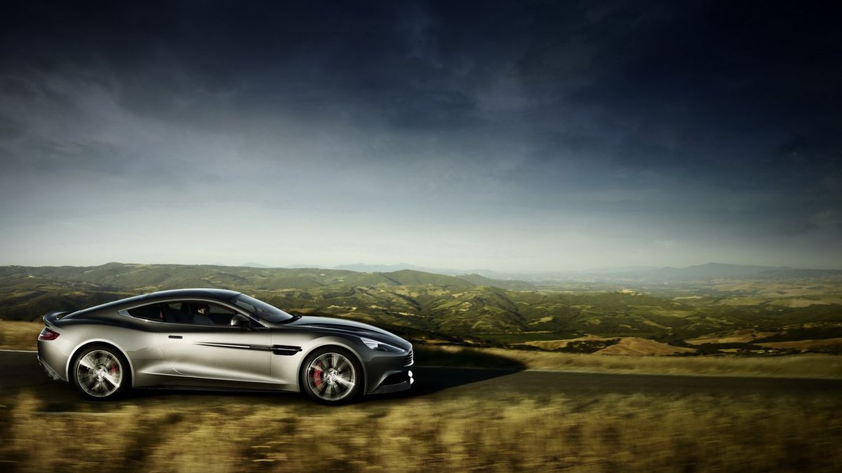 2013 Aston Martin Vanquish (19)