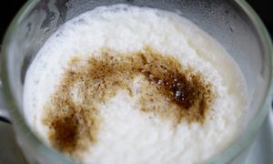 Sypię do kawy zamiast cukru. Pianka tak pyszna, że wyjadam łyżeczką