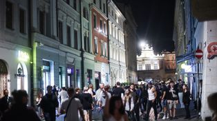 Kraków: tłumy na ulicach i wysokie stężenie alkoholu. Apele o ciszę